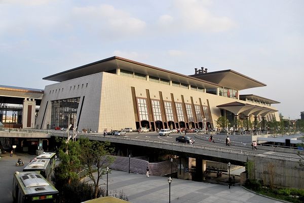 武昌火车站到天河机场