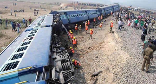 5月26日印度列车相撞至20人遇难