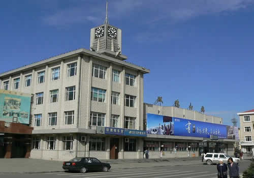 双鸭山火车站